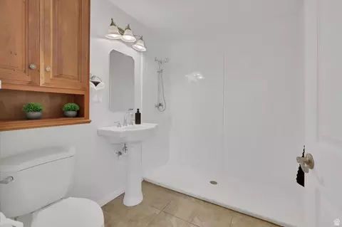 Bath - 673 E 2100 N, North Logan, UT 84341 photo 1 of 3