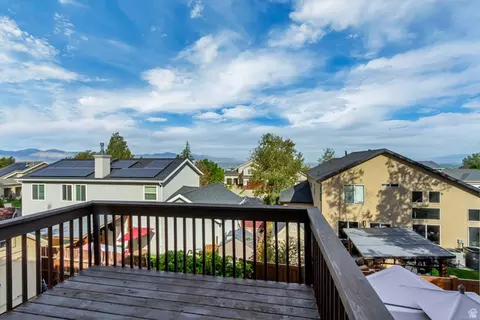 Exterior - 459 E Steep Mountain Dr, Draper, UT 84020 photo 2 of 4