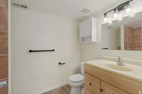 Bath - 459 E Steep Mountain Dr, Draper, UT 84020 photo 4 of 4