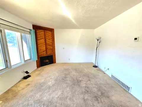 Living - 865 E 575 N, Layton, UT 84041 photo 1 of 3