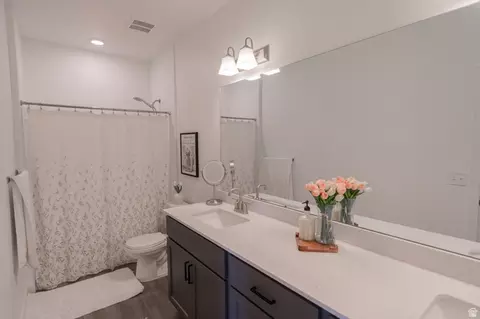 Bath - 2308 E 830 S #21, Spanish Fork, UT 84660 photo 3 of 4