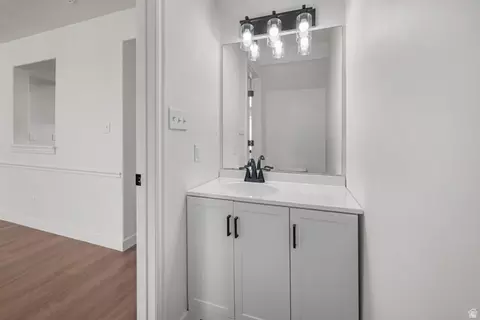 Bath - 834 Greenridge Ave, Payson, UT 84651 photo 1 of 3