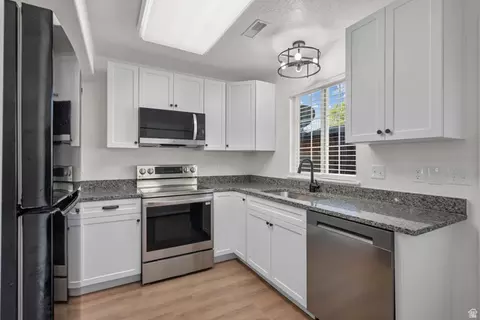 Kitchen - 834 Greenridge Ave, Payson, UT 84651 photo 1 of 3