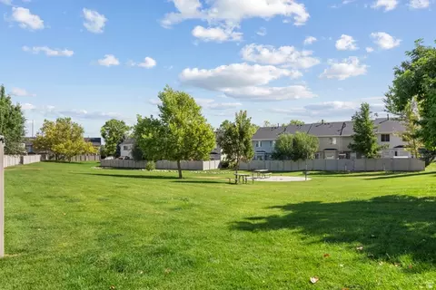 Exterior - 834 Greenridge Ave, Payson, UT 84651 photo 5 of 8