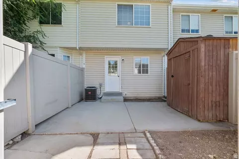 Exterior - 834 Greenridge Ave, Payson, UT 84651 photo 4 of 8