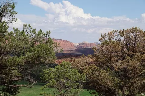 275 E 630 North St N, Torrey, UT 84775 photo 9