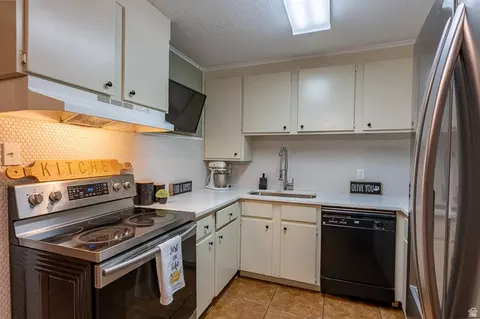 Kitchen - 975 E 560 N, Provo, UT 84606 photo 1 of 2
