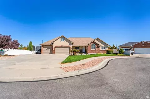 4838 W Cherry Laurel Ln S, West Jordan, UT 84081