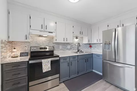 Kitchen - 1565 E 775 S #14, Ogden, UT 84404 photo 3 of 3