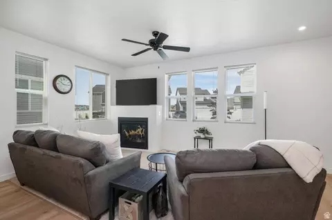 Living - 1724 N 1260 E, Payson, UT 84651 photo 2 of 3