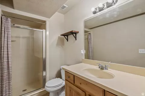 Bath - 735 E Cahoon St, Ogden, UT 84401 photo 2 of 4