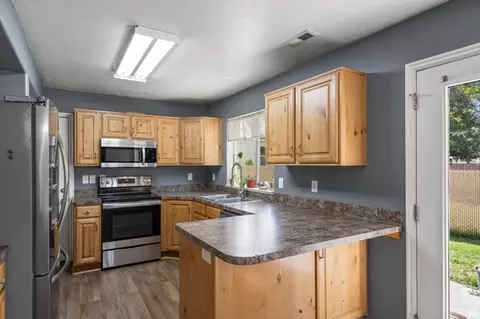 Kitchen - 735 E Cahoon St, Ogden, UT 84401 photo 2 of 6