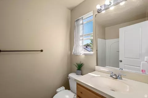 Bath - 735 E Cahoon St, Ogden, UT 84401 photo 3 of 4