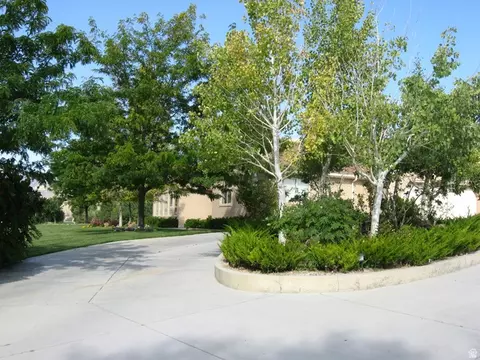 Exterior - 1040 W Mill Rd, Ferron, UT 84523 photo 4 of 27