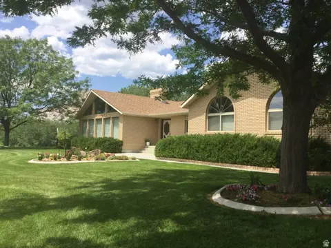 Exterior - 1040 W Mill Rd, Ferron, UT 84523 photo 2 of 27