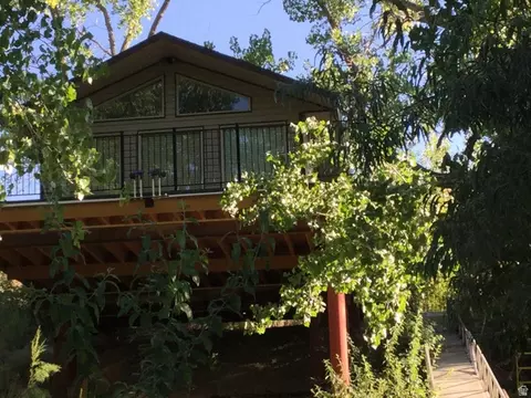 Exterior - 1040 W Mill Rd, Ferron, UT 84523 photo 21 of 27