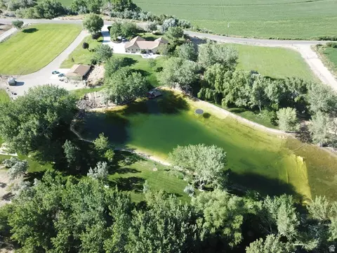 View/Area - 1040 W Mill Rd, Ferron, UT 84523 photo 4 of 14