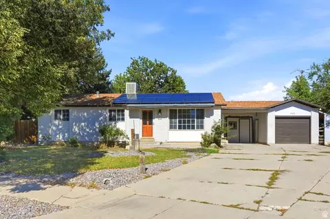 7472 S Silver Cir, West Jordan, UT 84084