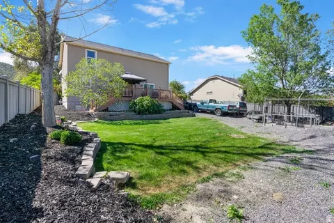 Exterior - 6916 N Cherokee St E, Eagle Mountain, UT 84005 photo 5 of 8