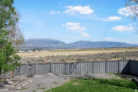 Exterior - 6916 N Cherokee St E, Eagle Mountain, UT 84005 photo 8 of 8