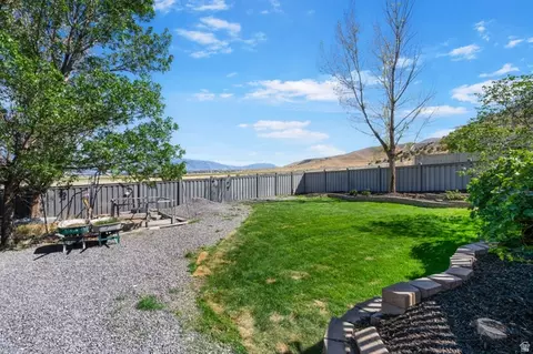 Exterior - 6916 N Cherokee St E, Eagle Mountain, UT 84005 photo 4 of 8