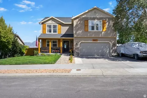 Exterior - 6916 N Cherokee St E, Eagle Mountain, UT 84005 photo 3 of 8