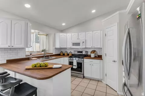Kitchen - 1289 E 3025 N, Layton, UT 84040 photo 1 of 4