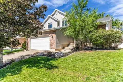 Exterior - 1289 E 3025 N, Layton, UT 84040 photo 2 of 3