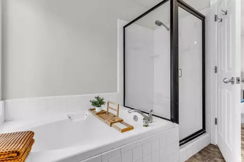 Bath - 1289 E 3025 N, Layton, UT 84040 photo 2 of 5