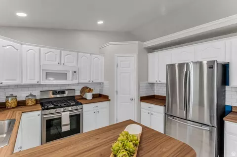Kitchen - 1289 E 3025 N, Layton, UT 84040 photo 4 of 4