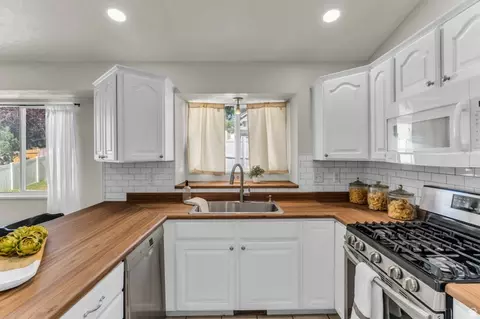 Kitchen - 1289 E 3025 N, Layton, UT 84040 photo 3 of 4