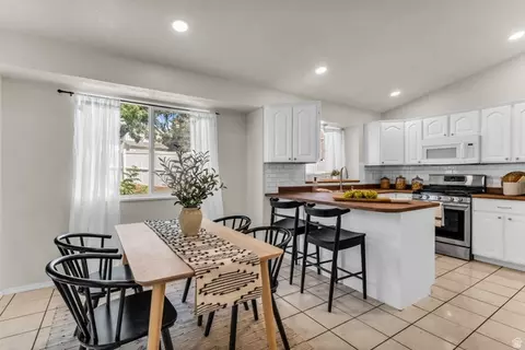 Dining - 1289 E 3025 N, Layton, UT 84040 photo 1 of 1