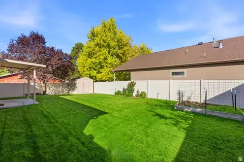 Exterior - 721 E 100 S, Layton, UT 84041 photo 4 of 10
