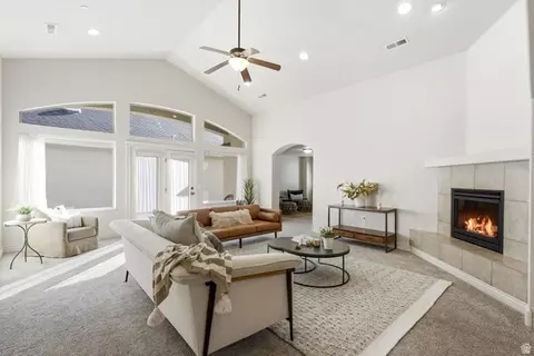Living - 721 E 100 S, Layton, UT 84041 photo 1 of 4
