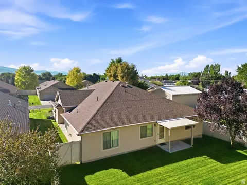 Exterior - 721 E 100 S, Layton, UT 84041 photo 10 of 10