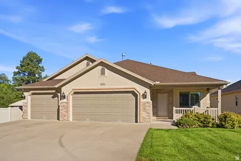 Exterior - 721 E 100 S, Layton, UT 84041 photo 8 of 10