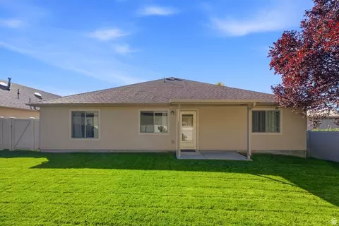 Exterior - 721 E 100 S, Layton, UT 84041 photo 3 of 10