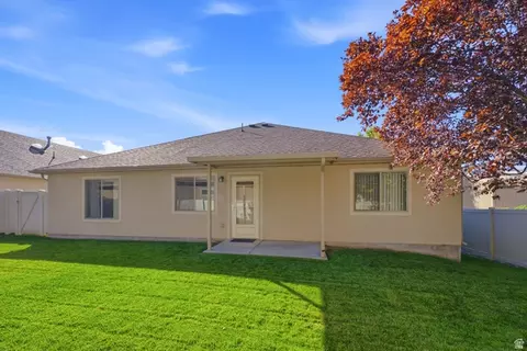 Exterior - 721 E 100 S, Layton, UT 84041 photo 2 of 10