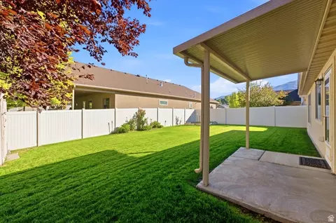 Exterior - 721 E 100 S, Layton, UT 84041 photo 1 of 10
