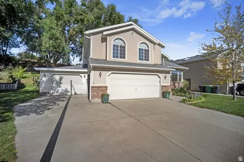 Exterior - 5554 S Edgeberry Dr, Murray, UT 84123 photo 2 of 8