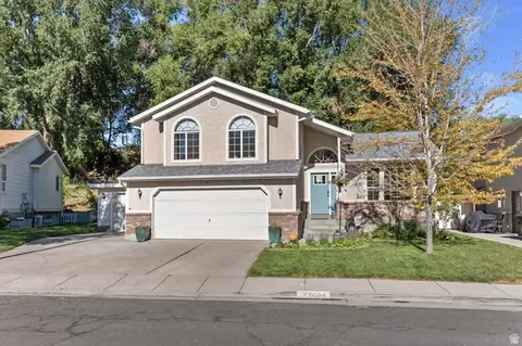 Exterior - 5554 S Edgeberry Dr, Murray, UT 84123 photo 3 of 8