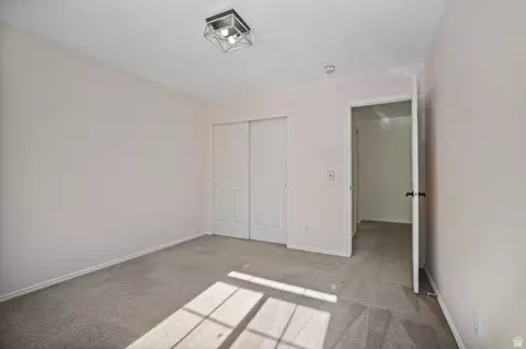 Bedroom - 5554 S Edgeberry Dr, Murray, UT 84123 photo 5 of 8