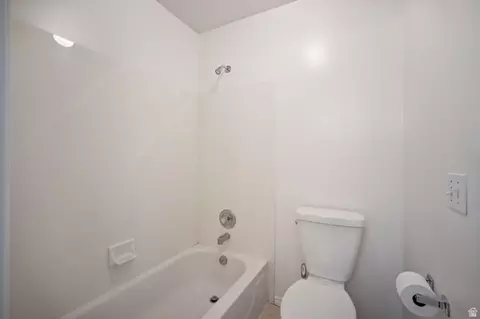Bath - 5554 S Edgeberry Dr, Murray, UT 84123 photo 3 of 4