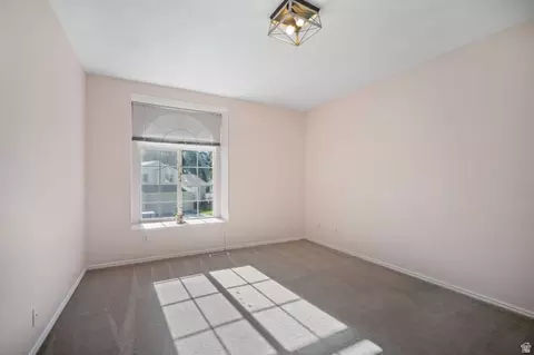 Bedroom - 5554 S Edgeberry Dr, Murray, UT 84123 photo 3 of 8