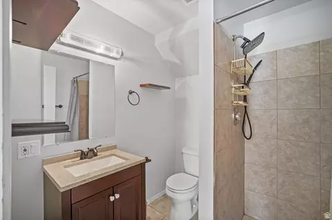 Bath - 5554 S Edgeberry Dr, Murray, UT 84123 photo 4 of 4