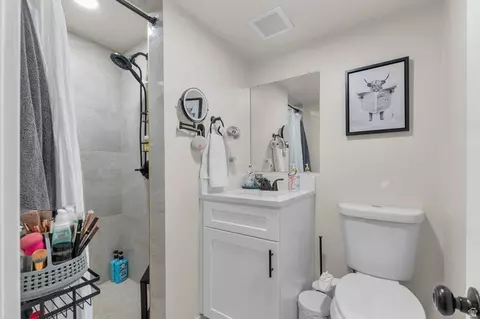 Bath - 291 E 1950 S, Bountiful, UT 84010 photo 2 of 5
