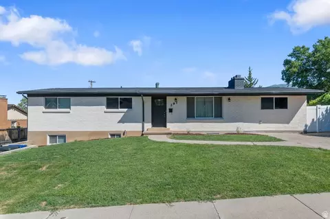 Exterior - 291 E 1950 S, Bountiful, UT 84010 photo 1 of 8