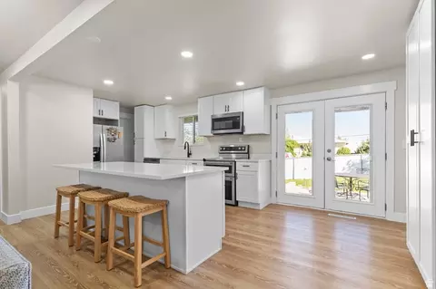 Kitchen - 291 E 1950 S, Bountiful, UT 84010 photo 1 of 6