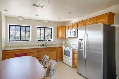 Kitchen - 708 E Mule Deer Dr, Central, UT 84722 photo 8 of 8