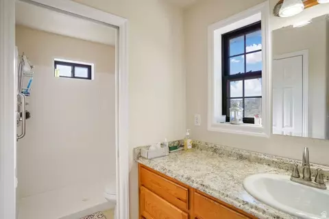 Bath - 708 E Mule Deer Dr, Central, UT 84722 photo 1 of 4
